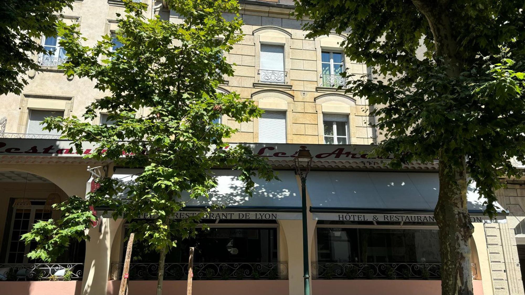 Logis Hotel Restaurant Grand Hotel De Lyon Vals-les-Bains Luaran gambar