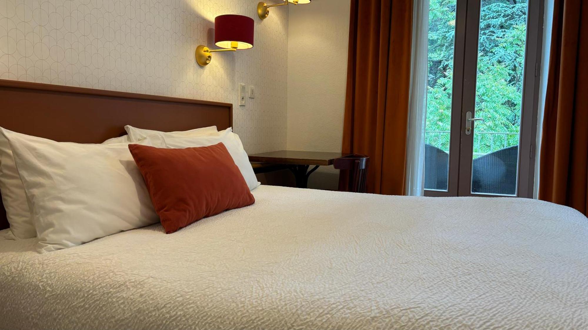 Logis Hotel Restaurant Grand Hotel De Lyon Vals-les-Bains Luaran gambar