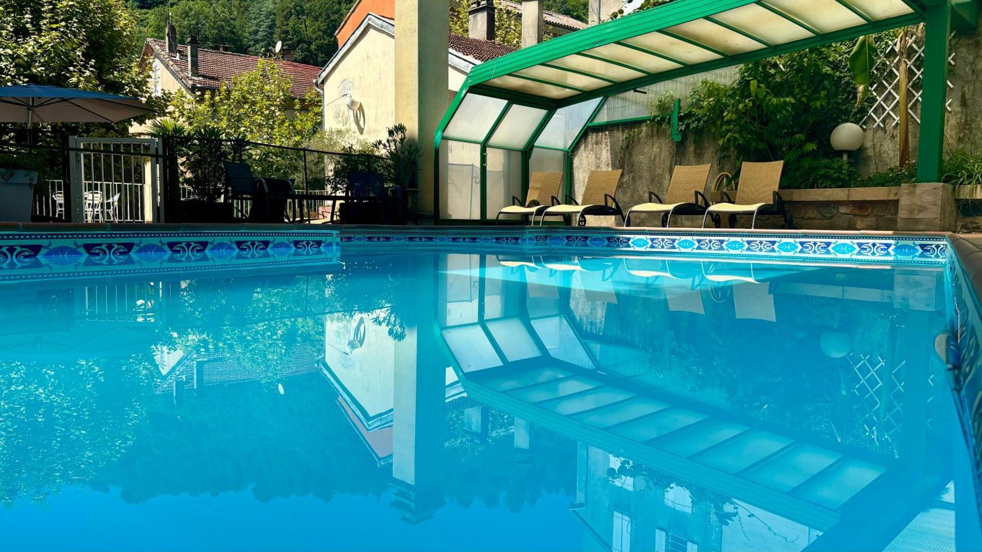 Logis Hotel Restaurant Grand Hotel De Lyon Vals-les-Bains Luaran gambar