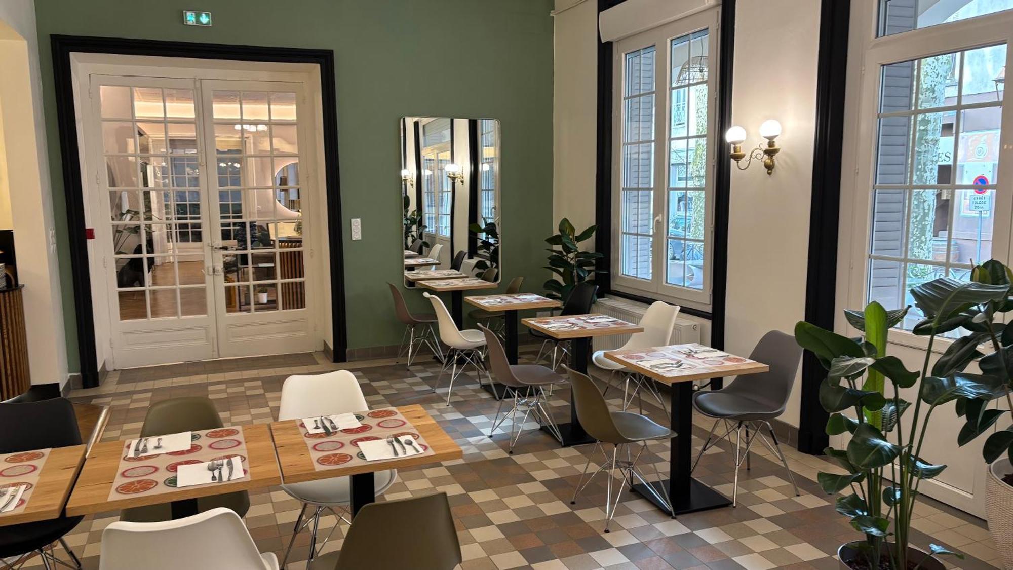 Logis Hotel Restaurant Grand Hotel De Lyon Vals-les-Bains Luaran gambar