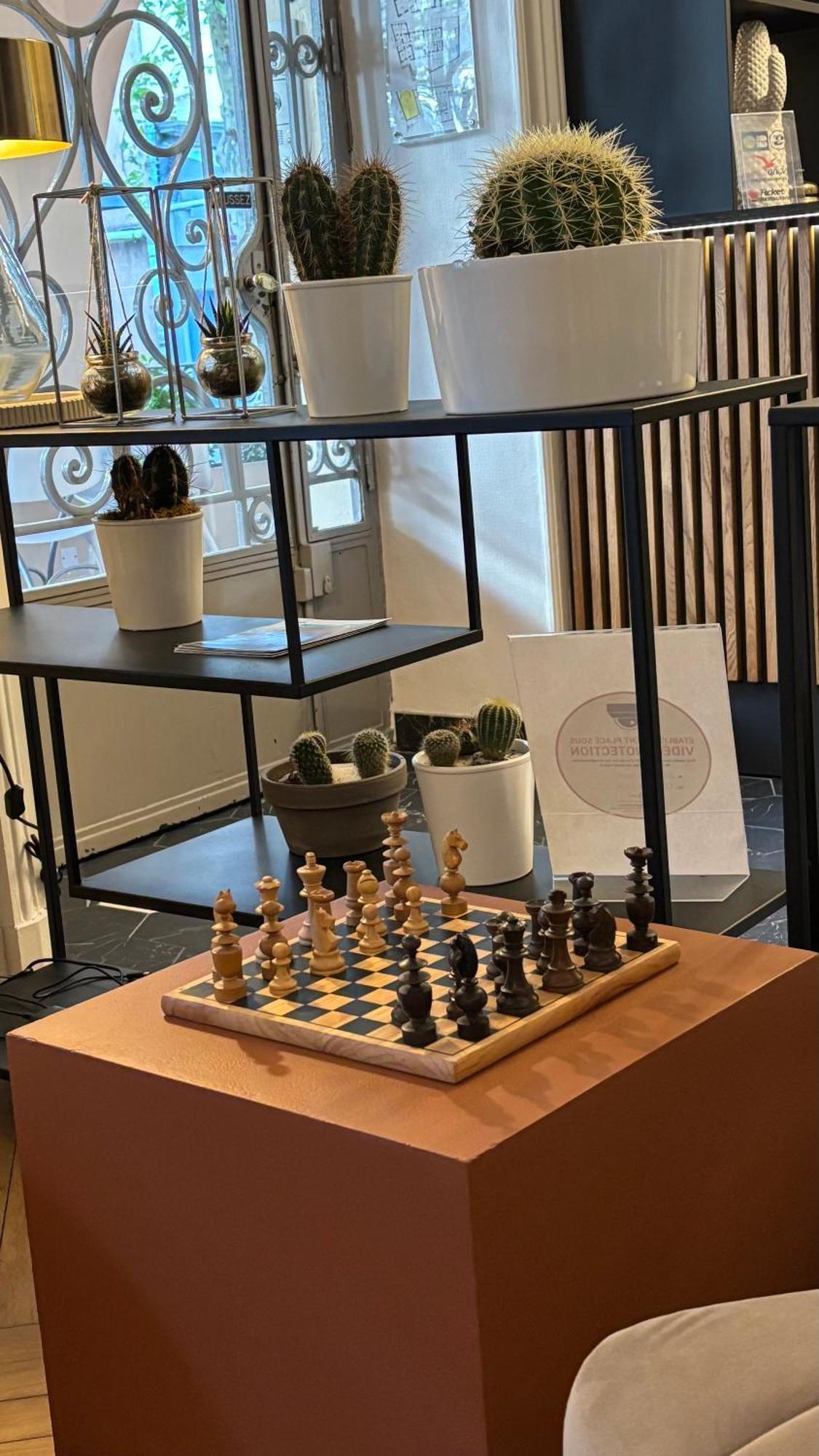 Logis Hotel Restaurant Grand Hotel De Lyon Vals-les-Bains Luaran gambar