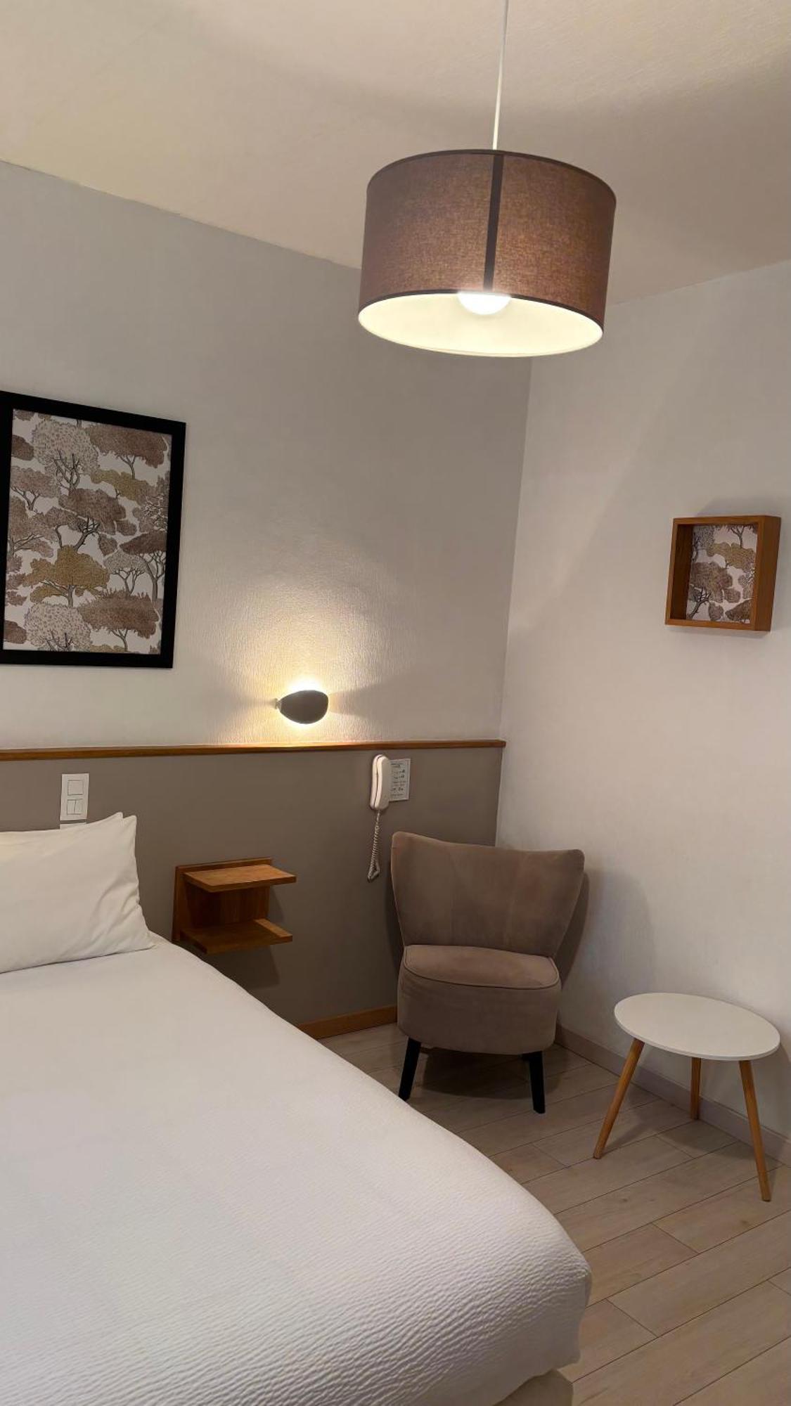 Logis Hotel Restaurant Grand Hotel De Lyon Vals-les-Bains Luaran gambar