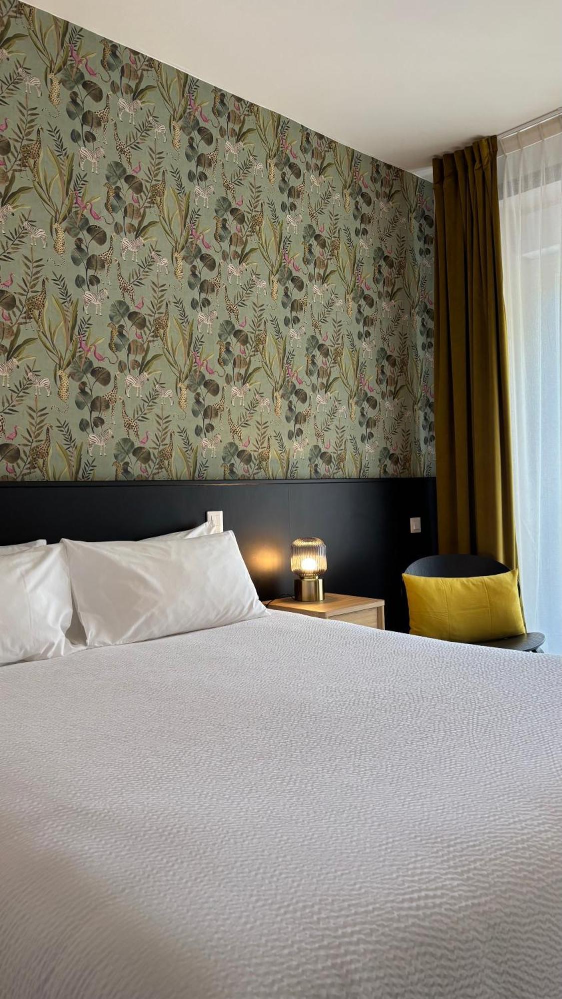Logis Hotel Restaurant Grand Hotel De Lyon Vals-les-Bains Luaran gambar