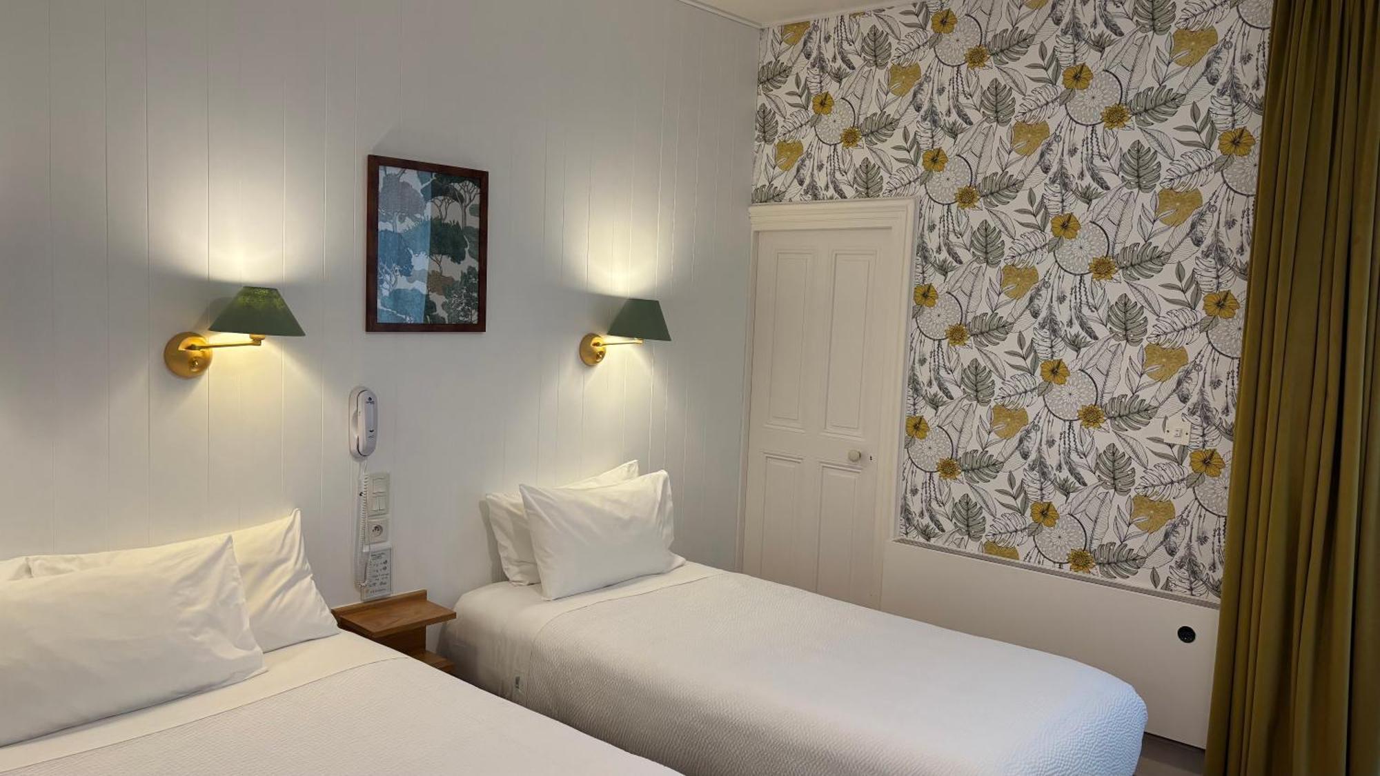 Logis Hotel Restaurant Grand Hotel De Lyon Vals-les-Bains Luaran gambar
