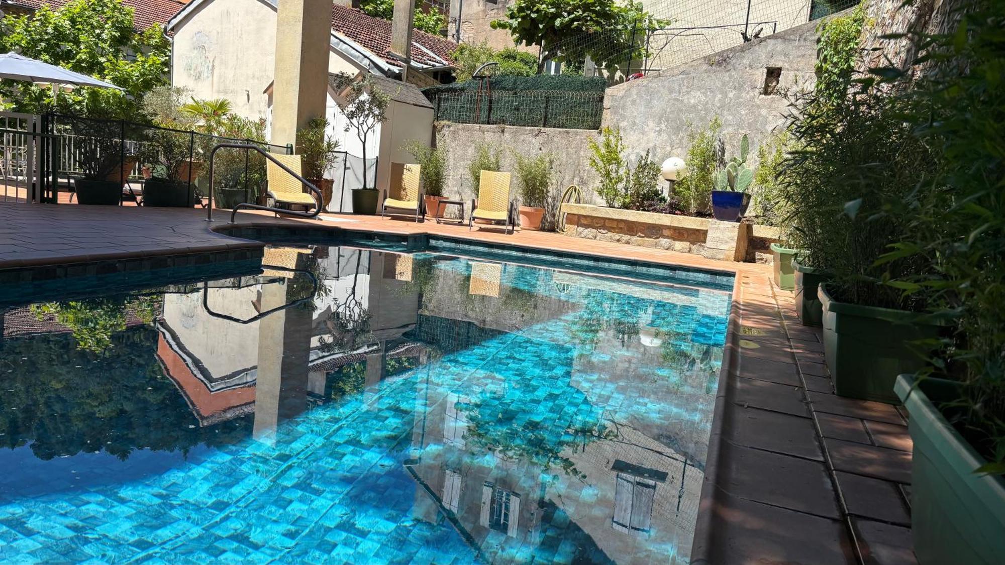 Logis Hotel Restaurant Grand Hotel De Lyon Vals-les-Bains Luaran gambar