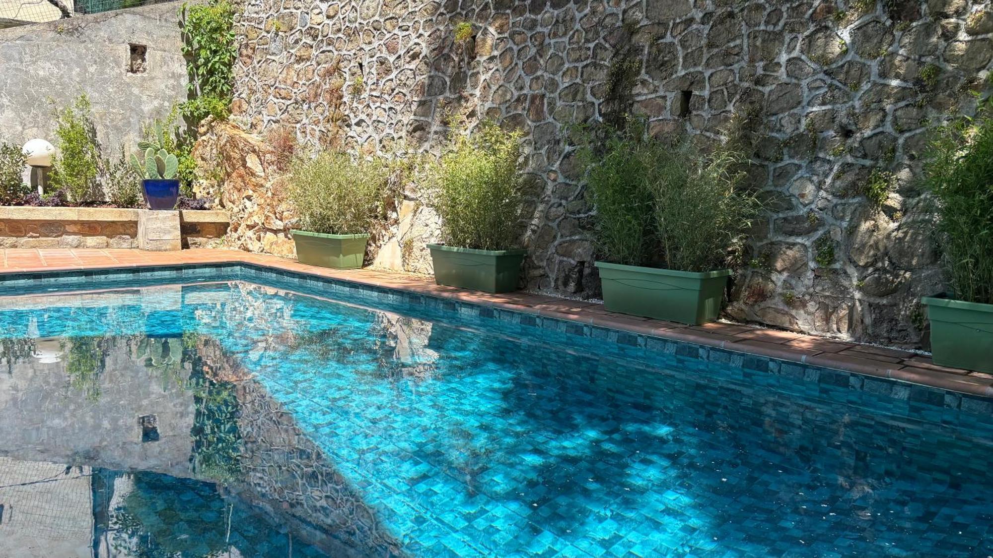 Logis Hotel Restaurant Grand Hotel De Lyon Vals-les-Bains Luaran gambar